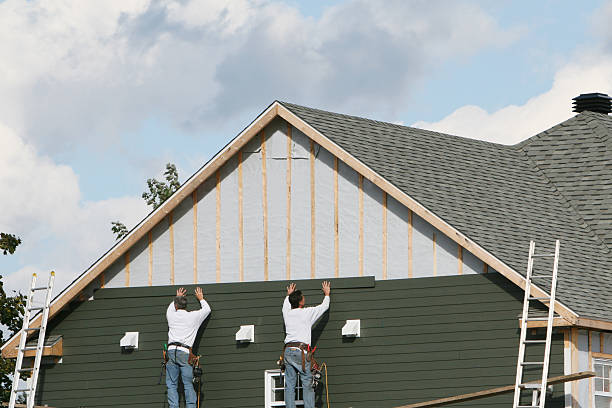 Professional Siding technician working in Unionville, NC